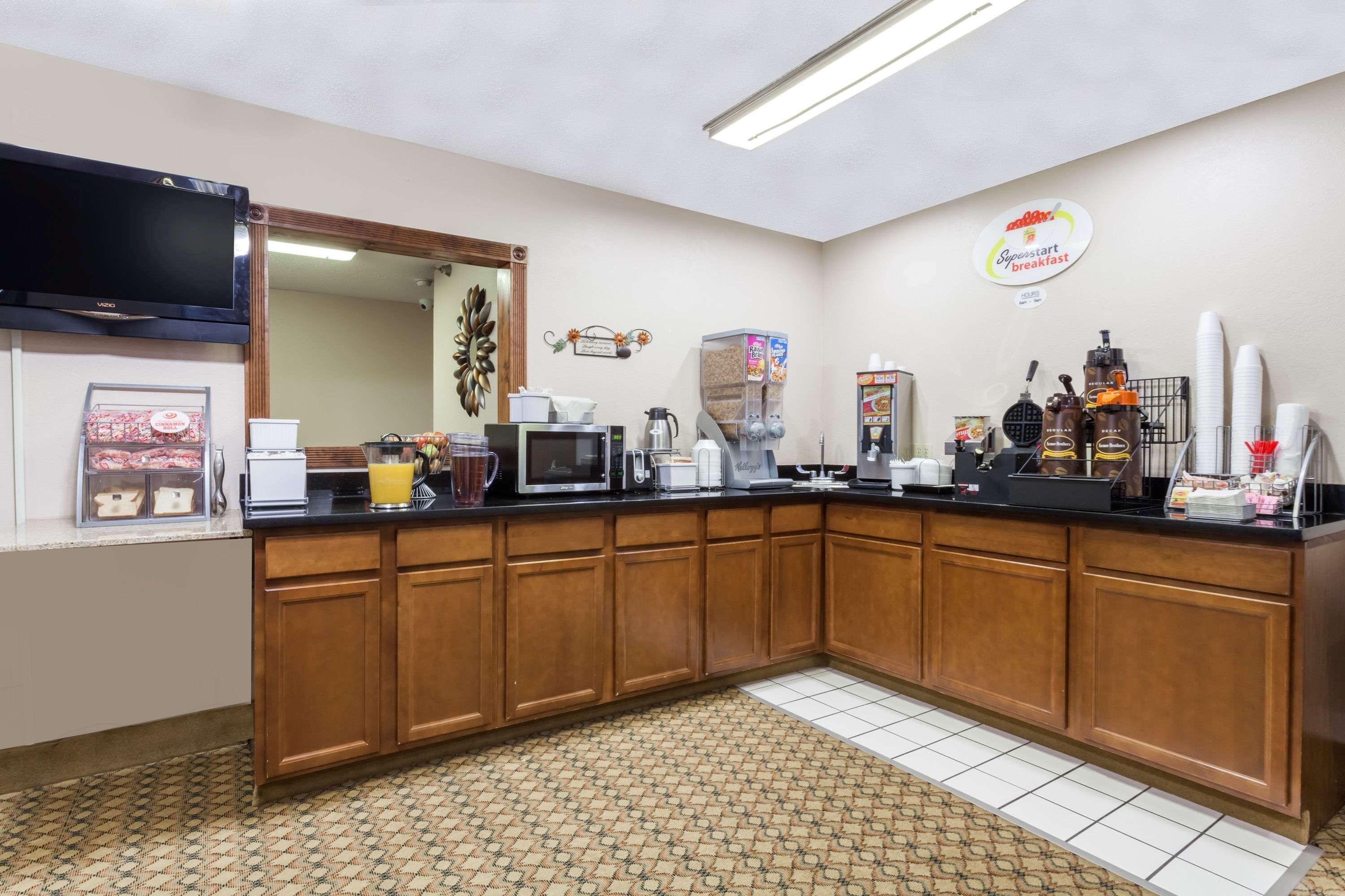 מלון Super 8 By Wyndham Harrisburg מראה חיצוני תמונה